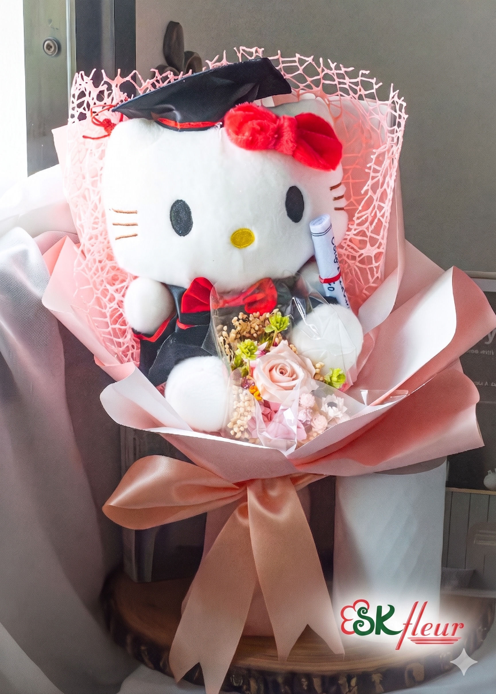 sanrio-hello-kitty-graduation-bouquet-preserved-roses-singapore