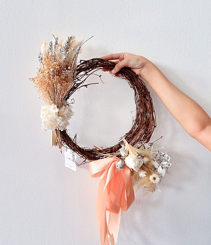 Christmas dried flower wreath with pinecones and berries, SKfleur