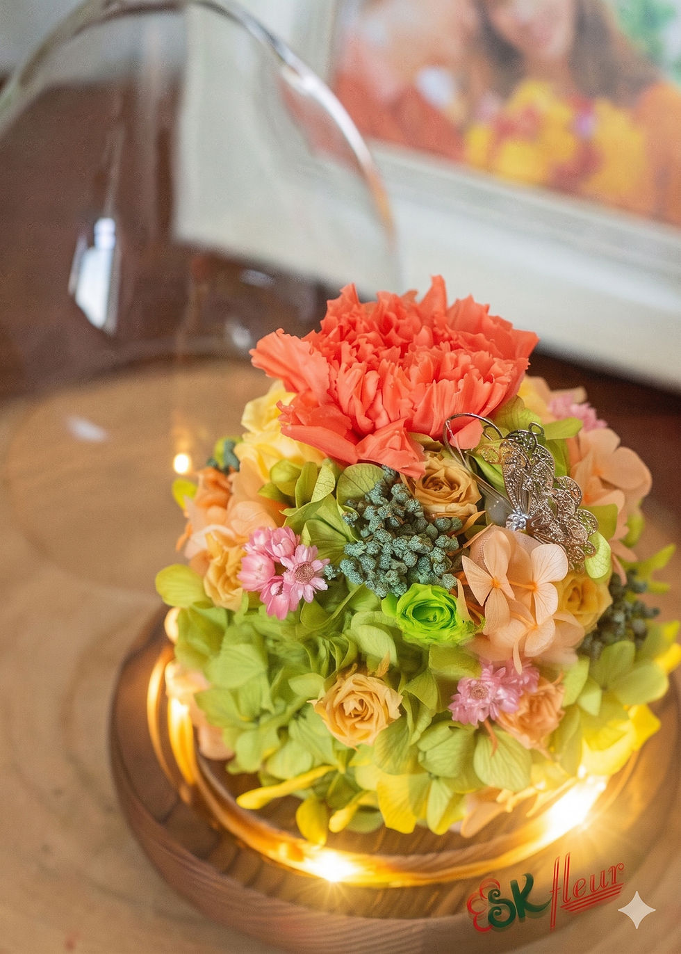 lamingo Orange preserved carnations in a gift box, perfect for Mother's Day gifts.