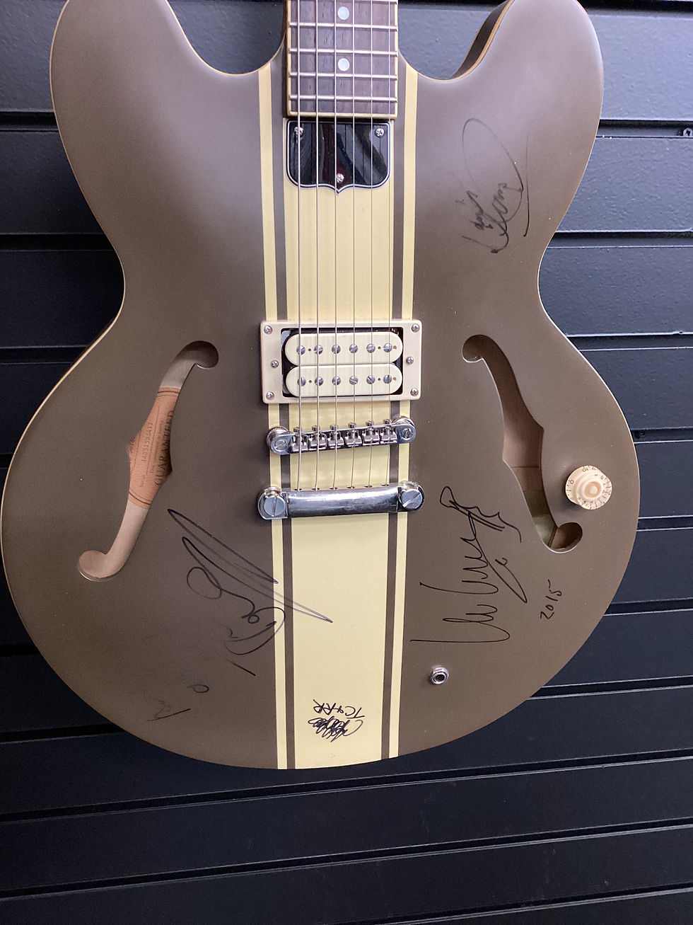 Thumbnail: Tom Delonge epiphone limited edition signed 