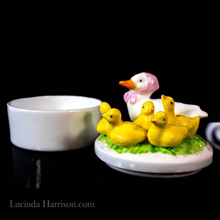 Thumbnail: 1984 Mother Duck and Ducklings Porcelain Trinket Box