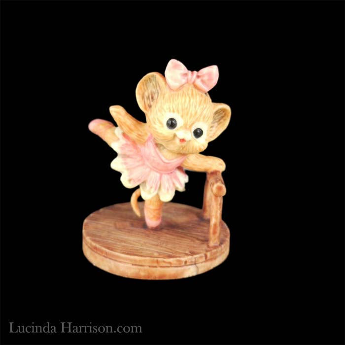 Thumbnail: Vintage 1985 Enesco Dancy Shopmouse Miniature Ballerina Figurine #870749