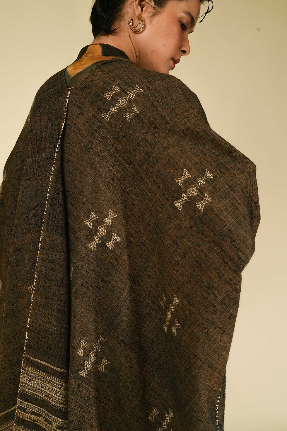 Thumbnail: Vankar Silk-Wool Reza Robe | dark umber