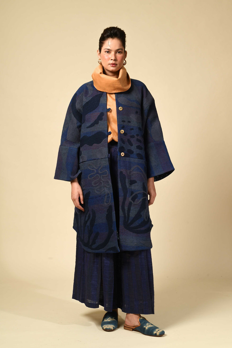 Thumbnail: Kashmiri Crewel Wool Poncho | neel
