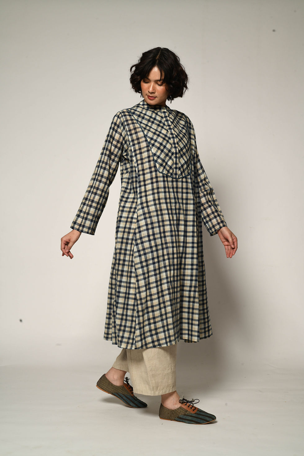 Thumbnail: Homespun Cotton Kashgar Kurta | organic indigo & tea-dye check
