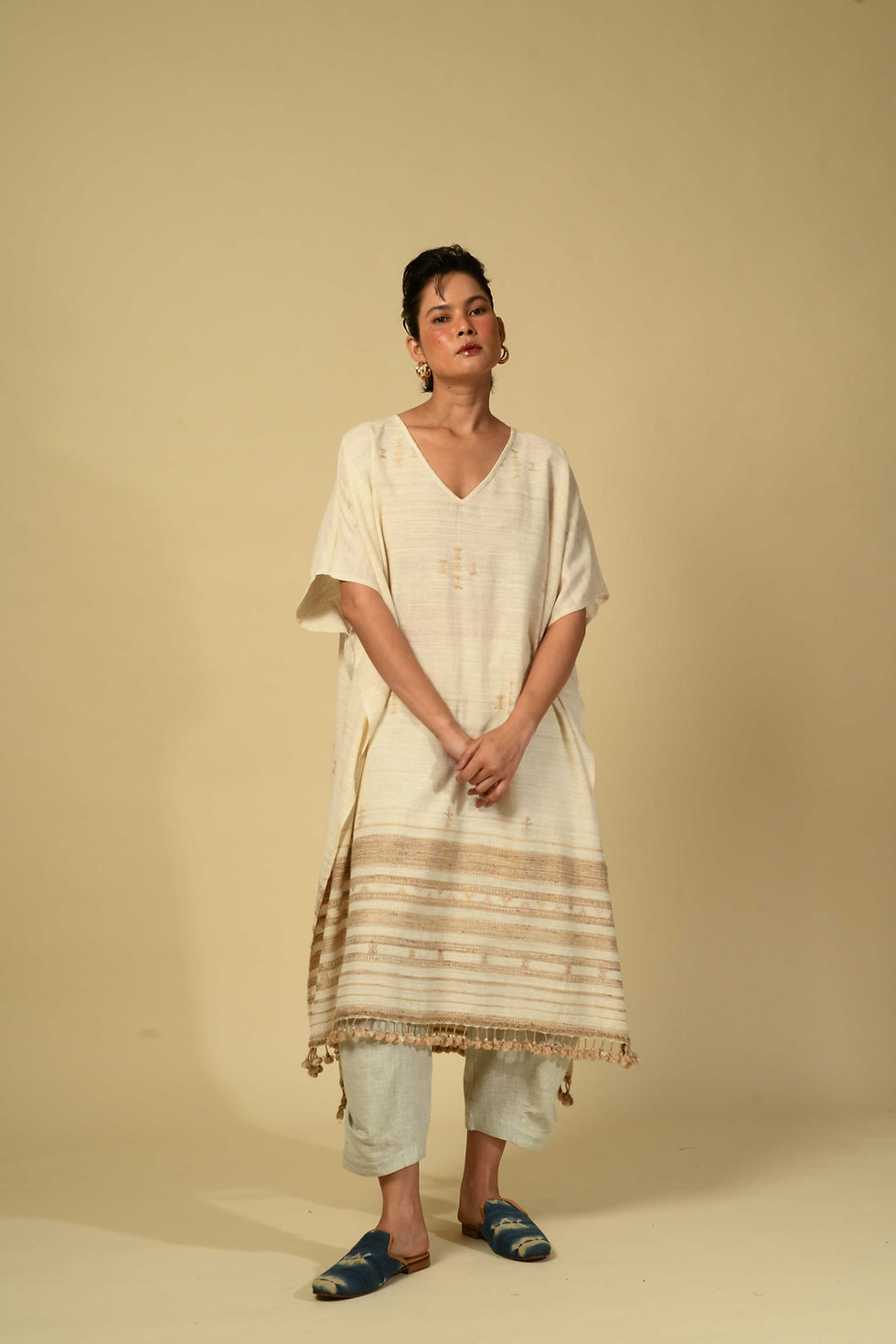 Thumbnail: Vankar Silk-Wool Poncho | ivory
