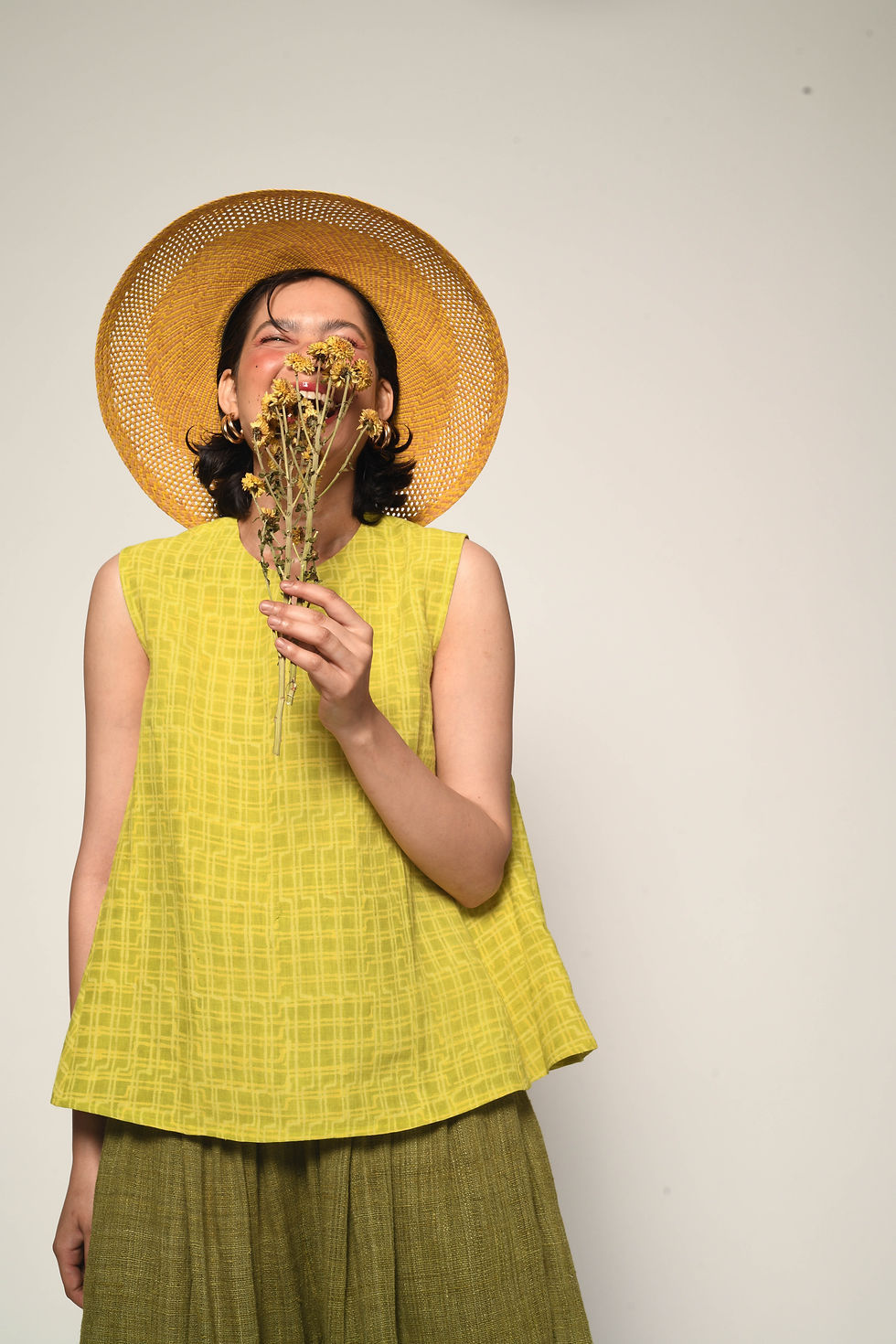 Thumbnail: Dabu Linen Wedge Top | electric lemon
