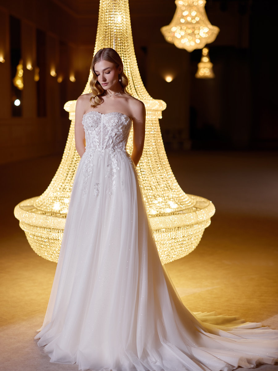 Inside Cayla&rsquo;s Bridal Boutique, Potchefstroom