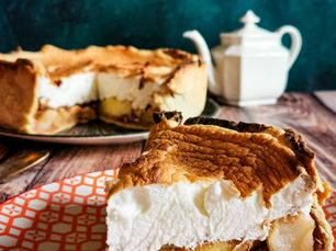 THE grosse tarte aux pommes meringuée