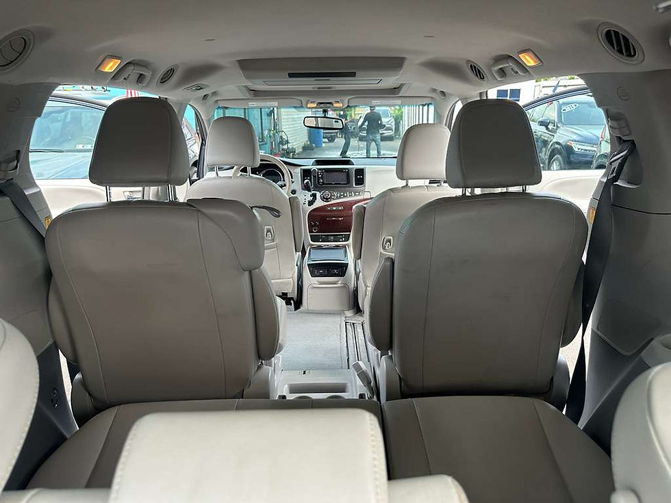 Thumbnail: 2013 Toyota Sienna XLE