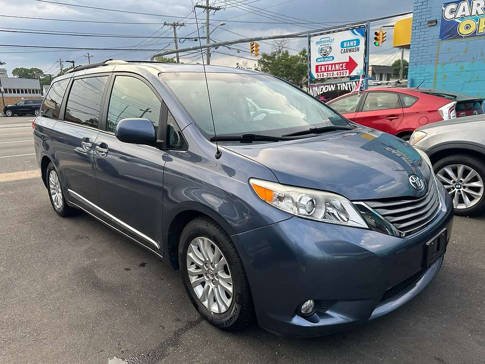 Thumbnail: 2013 Toyota Sienna XLE