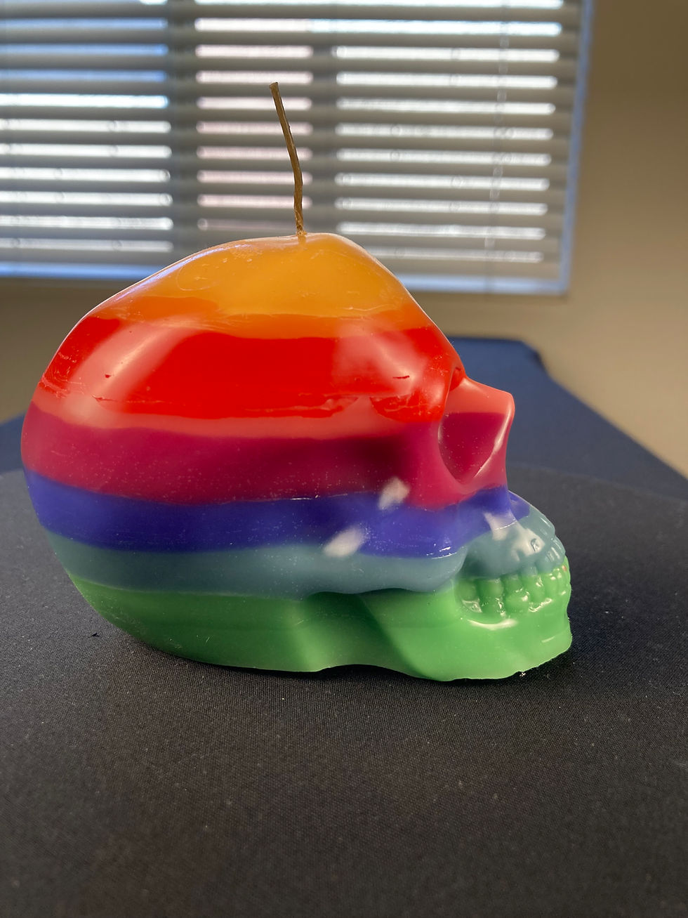 Thumbnail: Skull Freeform Candle