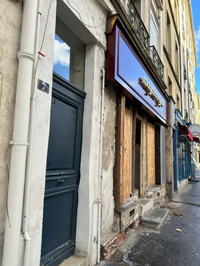 façade bois, lettres boîtiers rétro-éclairé, lettres boîtiers, enseigne bois, cadre bois, bois extérieur, lettres relief, porte en bois vitrée, vitrage, menuiserie bois