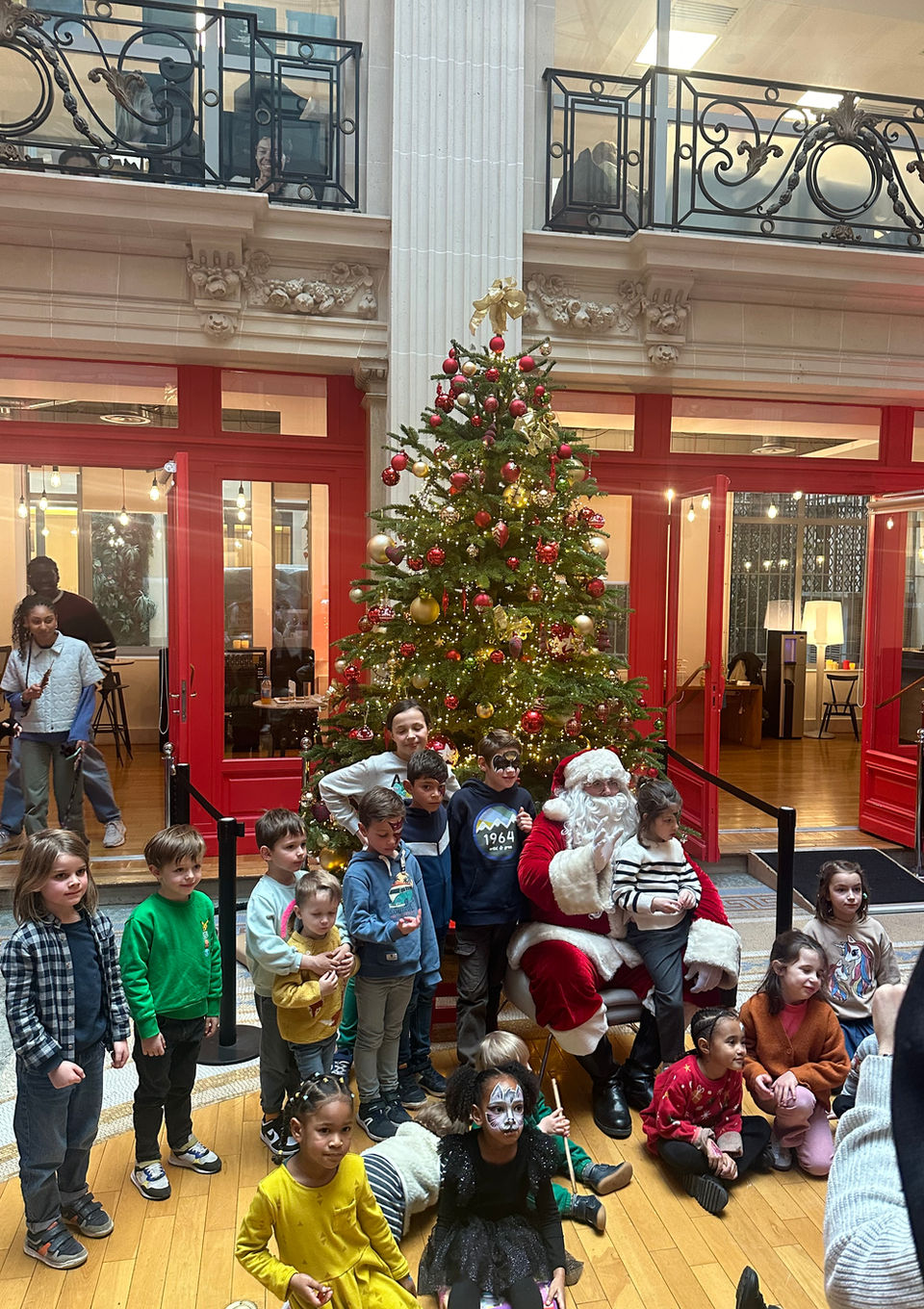 Arbre de Noel  d’entreprise DMG EVENTS