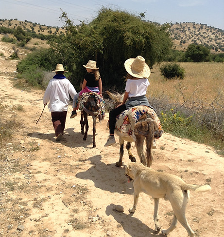 Atlas Kasbah hiking1.JPG