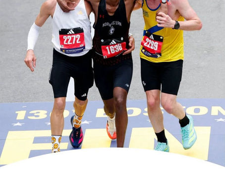 Maratona de Boston homenageia brasileiro que ajudou atleta a completar a prova