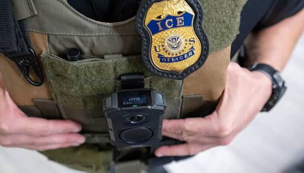 ICE deve usar câmera corporal em abordagens de trânsito