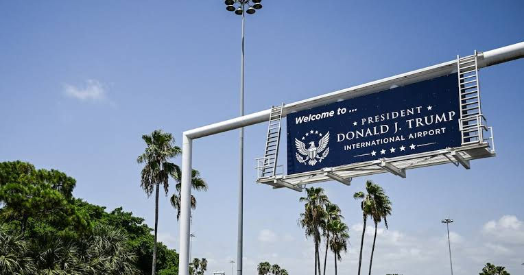 Sinalização para aeroporto em Palm Beach já estava alterada nesta quinta-feira