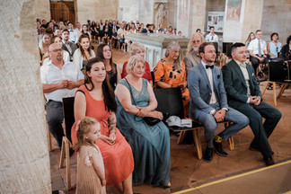 Kirchliche Trauung im historischen Innenraum des Klosters Lorch