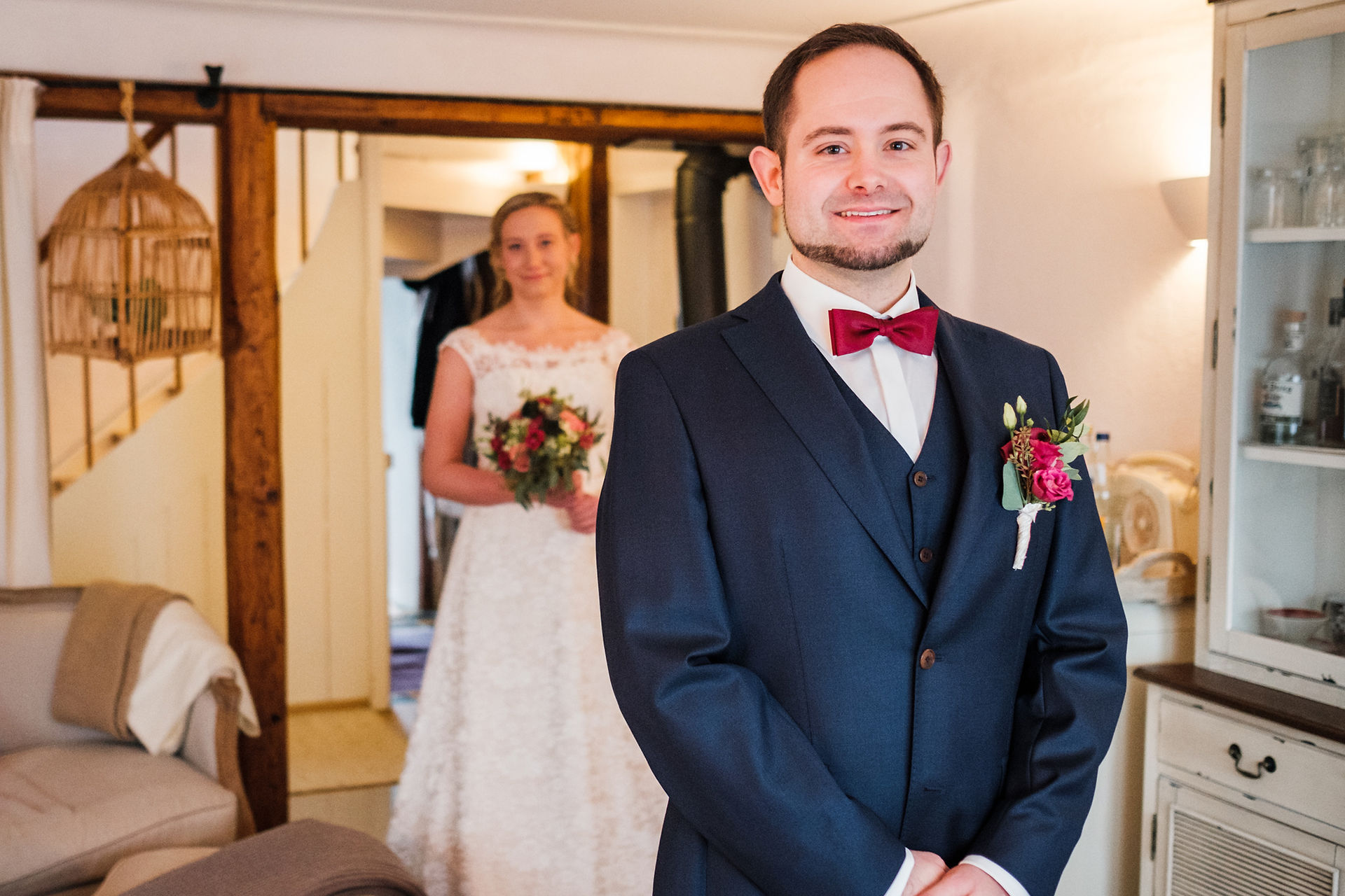 Erster Blick des Brautpaars in der Scheunenwirtin Bartholomä – emotionaler Moment bei der Winterhochzeit