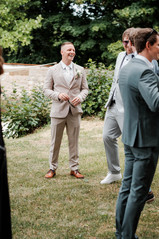 Ankunft der Gaeste vor der Klosterkirche in Lorch