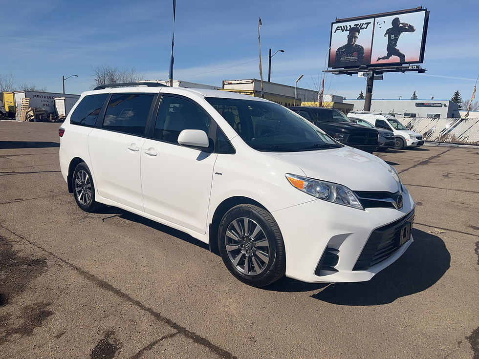 Thumbnail: 2018 Toyota Sienna LE AWD