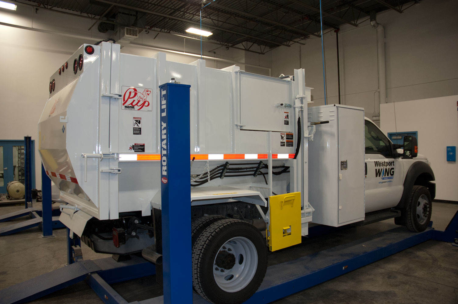 CNG REFUSE TRUCK