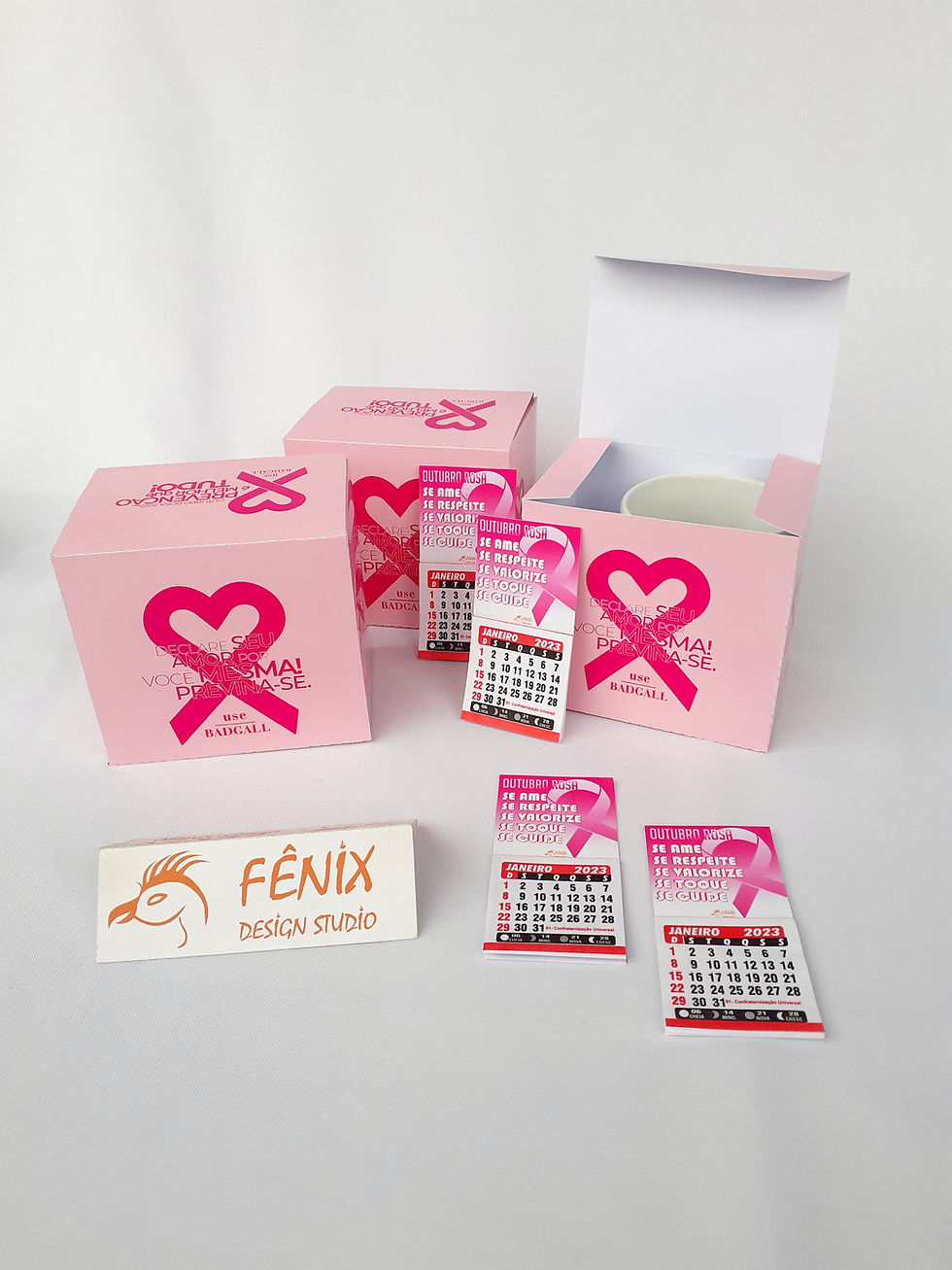 Miniatura: Kit Outubro Rosa: Caixa e Caneca Personalizadas Fenix Design Studio