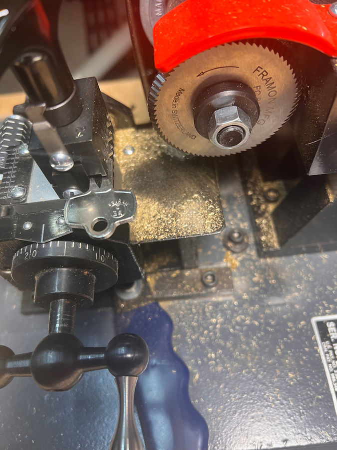 framon 2 key machine cutting a best key