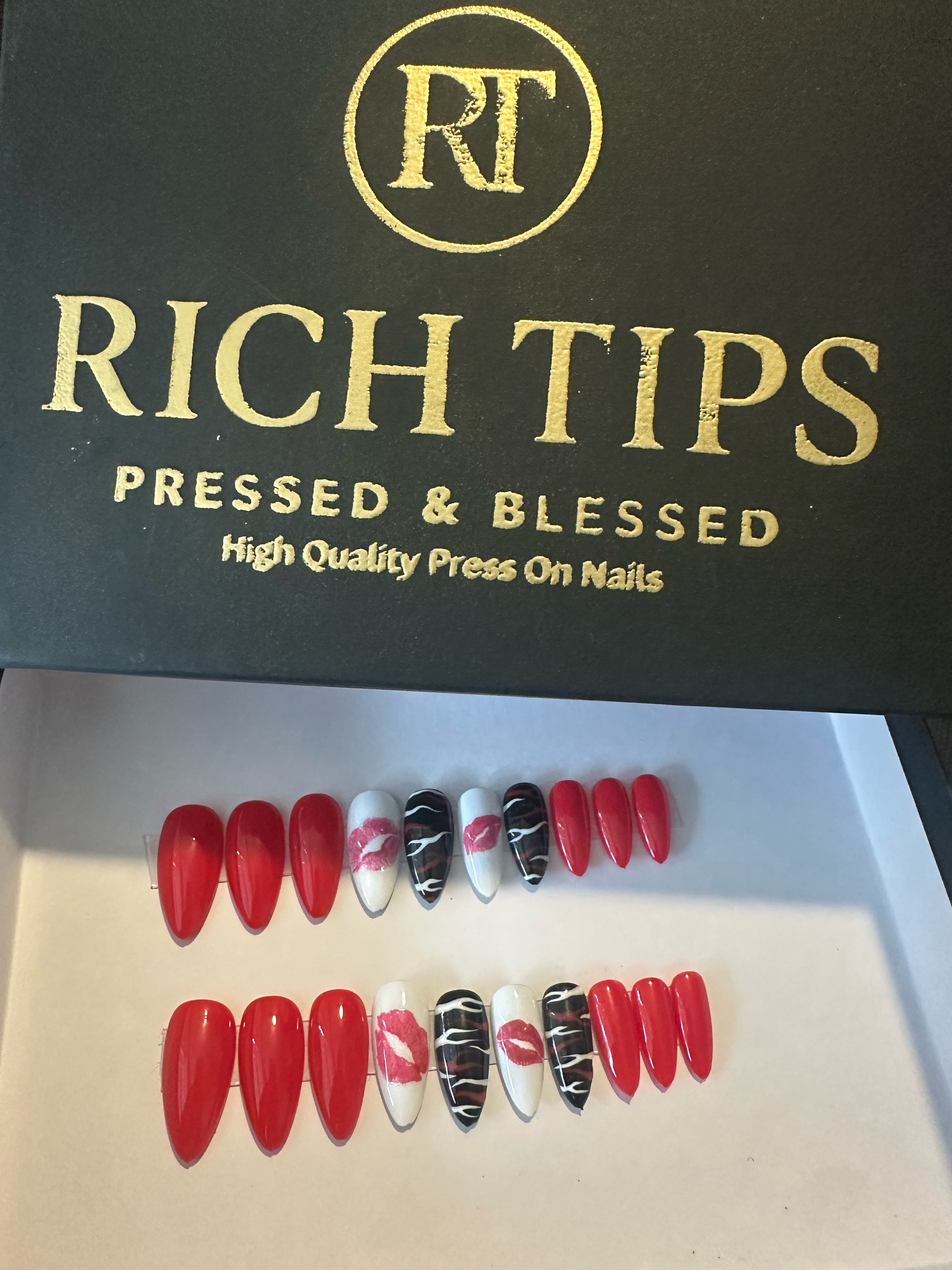 Zebra Kisses Nail Set