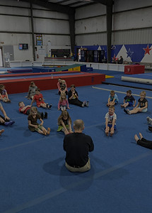 Cheerleading clinics and camps