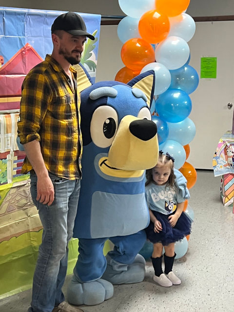 Cartoon Hq | Cartoon Character with Guests