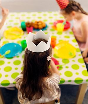 Kids celebrating a birthday party at Élodie’s Playhouse Café