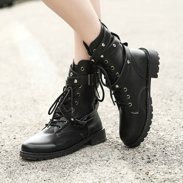 Botas Correas 8 ojales Negras
