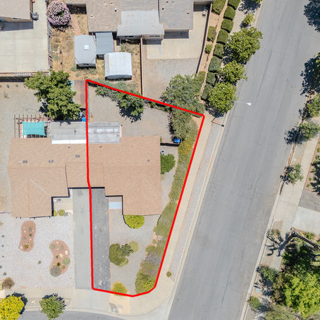 Using Borders to Illustrate Lot Splits: Helping Buyers See the Big Picture