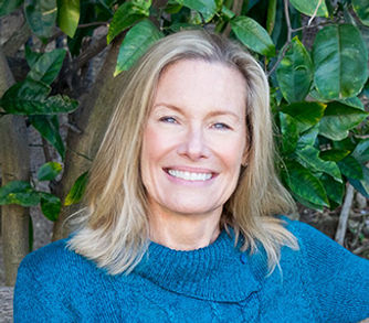 Mommy blogger, author, and neurodivergent/ADHD parenting advocate Jennifer Gay Summers headshot