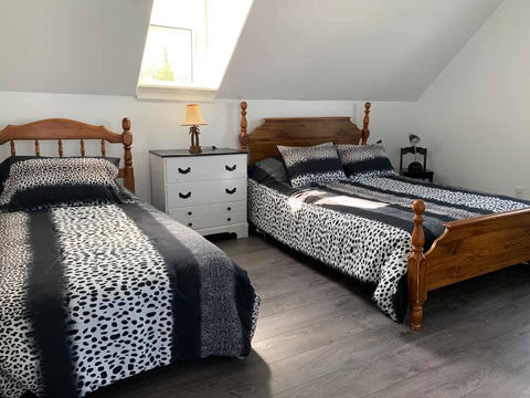 Lena's Place - shared bedroom