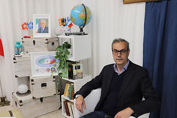 GINEVRA - Il professor Roberto Marci, uno dei pochi ginecologi italiani a Ginevraspecialista in medicina della Riproduzione Umana e Endometriosi. Si è laureato in medicina nel 1991 all'Università di Roma La Sapienza.