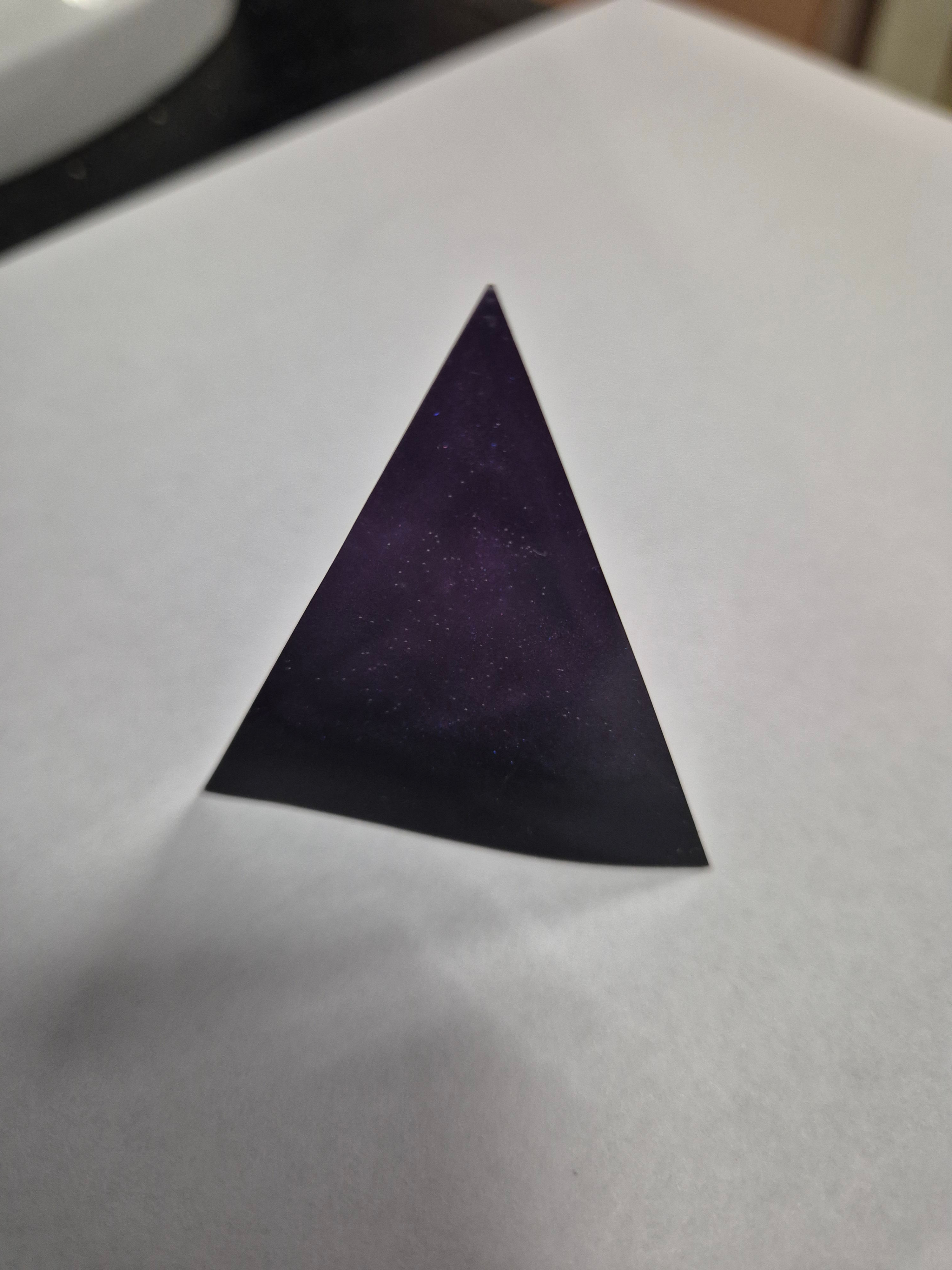 Pyramide Violette Galaxie – Artefact Antares