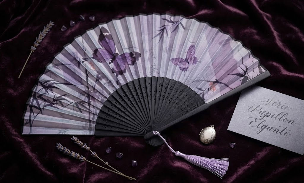 Éventail "Série Papillon Élégant" – Métamorphose & Douceur Pourpre