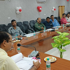 प्रधानमंत्री आदर्श ग्राम योजना के सम्बन्ध में!...मुख्य विकास अधिकारी, संतोष कुमार वैश्य की अध्यक्षता