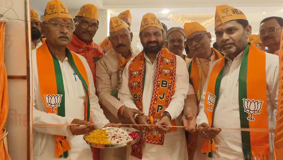 ⭕गाजीपुर पहुंचे मंत्री दयाशंकर मिश्र ‘दयालु' की!..ई-रिक्शा और पब्लिक ट्रांसपोर्ट अपनाने की अपील