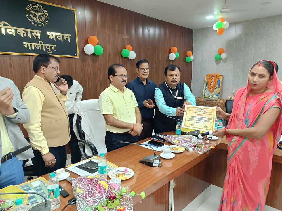 ‼️महिलाओं को आत्मनिर्भर बनाने में जुटीं मनोरमा!..बैंकिंग योजनाओं से बदल रहीं जिंदगी‼️