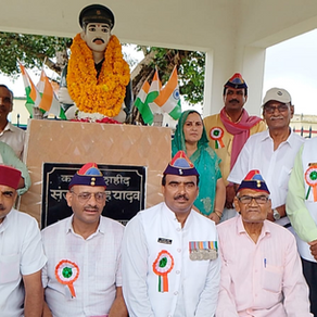 कारगिल शहीद संजय यादव की प्रतिमा पर!..यादव महासभा के जिलाध्यक्ष ने माल्यार्पण कर शहीदो को किया नमन