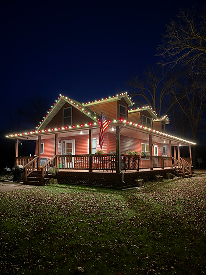 Dan Smith Christmas Lights (red and warm white).heic