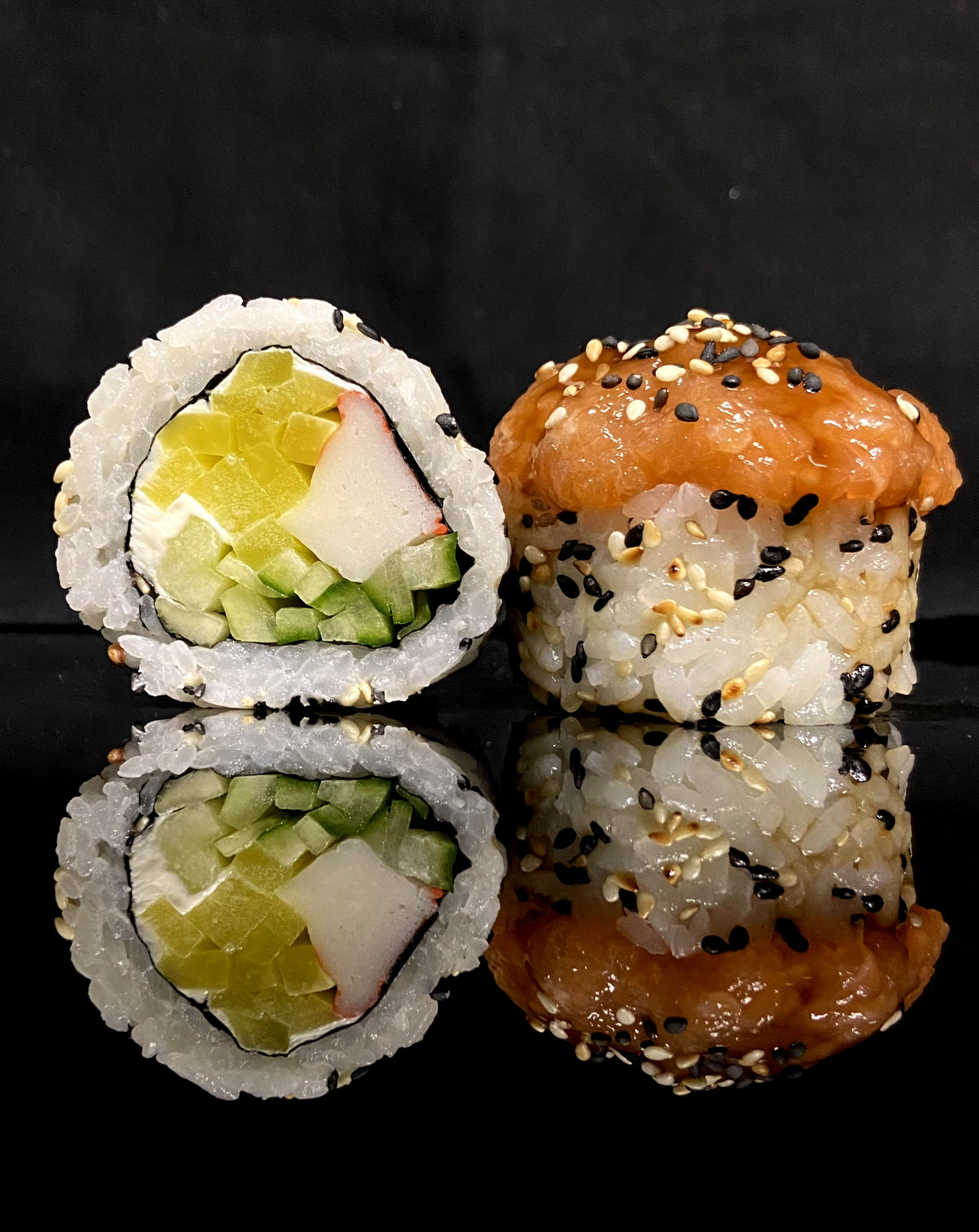 Roll 23 CALIFORNIA Z TATAREM Z LOSOSIA (nie ostry) ( 380g / 8szt )
