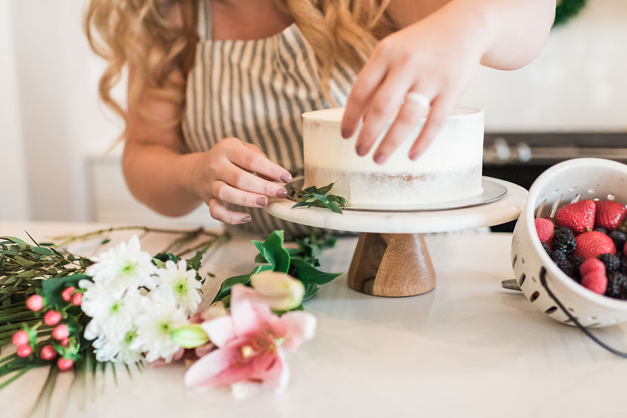 Stephanie-Marie-IowaCityBrandingBoudoirPhotographerMeghanM.CakeBakesbyMeg-4.jpg