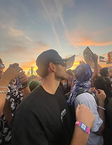 Swipe and match with roommates at LMU looking to connect.