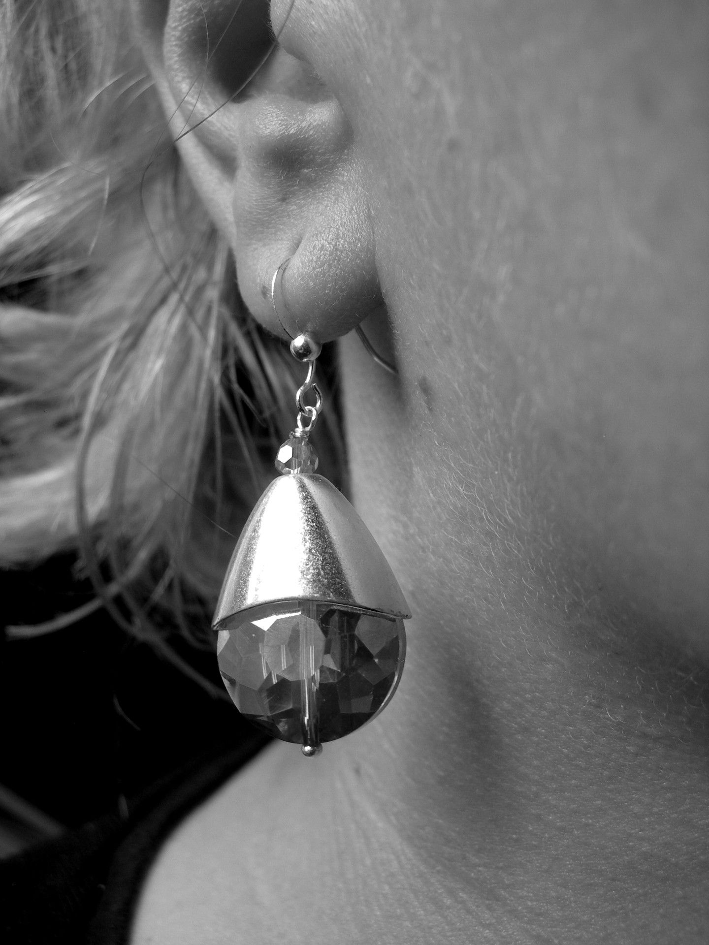 Full Moon earrings. Silver plated brass and glass