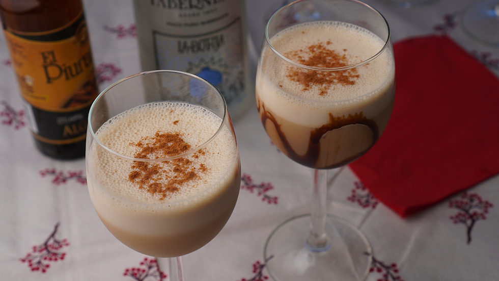 Coctel de Algarrobina Peruano